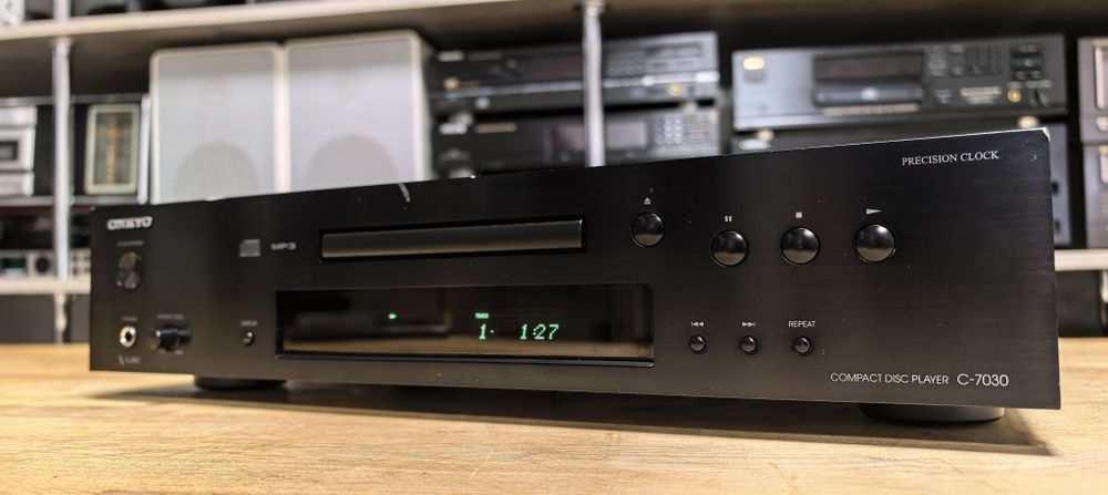 CD-програвач Onkyo C-7030/MP3