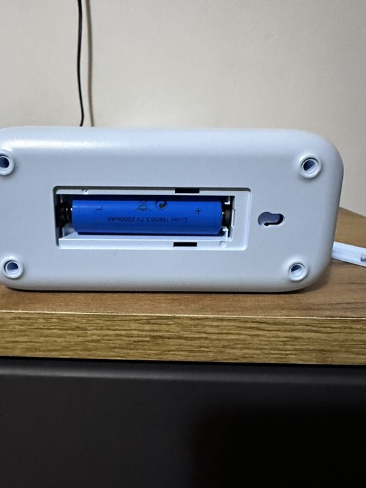 Продам настільну лампу tiross