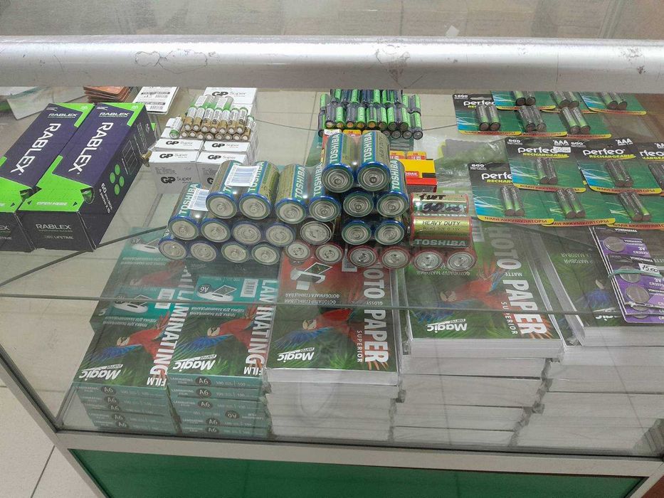 Флешка флеш карта для компьютера и телефона батарейки алкалиновые