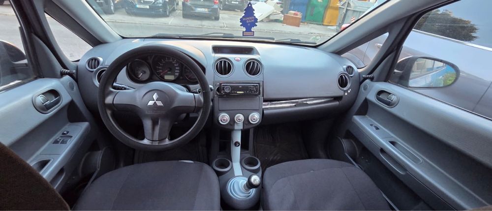 Vende-se Mitsubishi Colt 1.1 (2005) - Super Económico