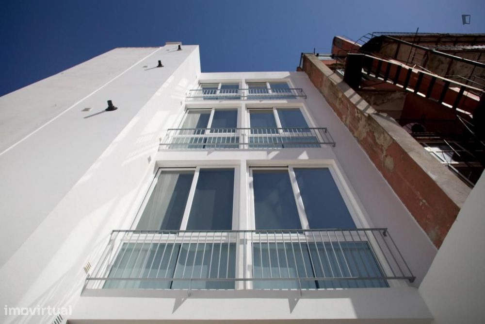 Quarto - localizado em São Sebastião Lisbon