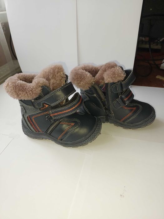 Зимові дитячі черевики (б/в), р. 24, чорні