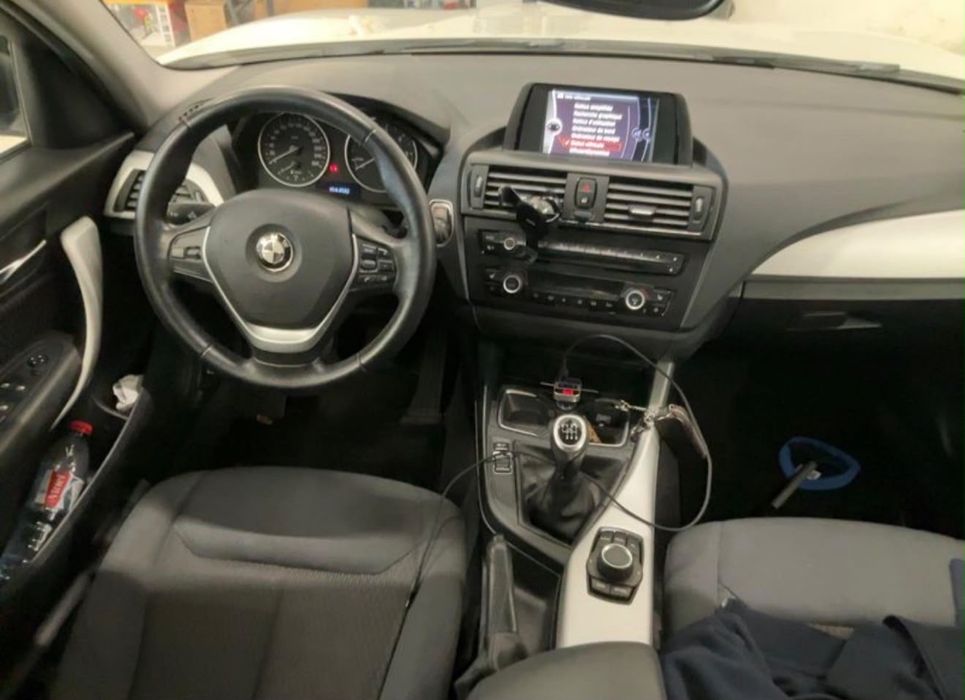 BMW serie 1  116cv ano 2012 — photo 3