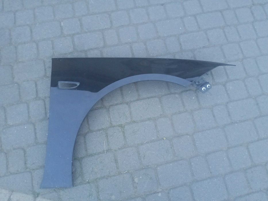 Błotnik prawy Opel Insignia B z22y czarny