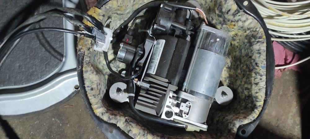 Компрессор пневматики РЕНДЖ РОВЕР