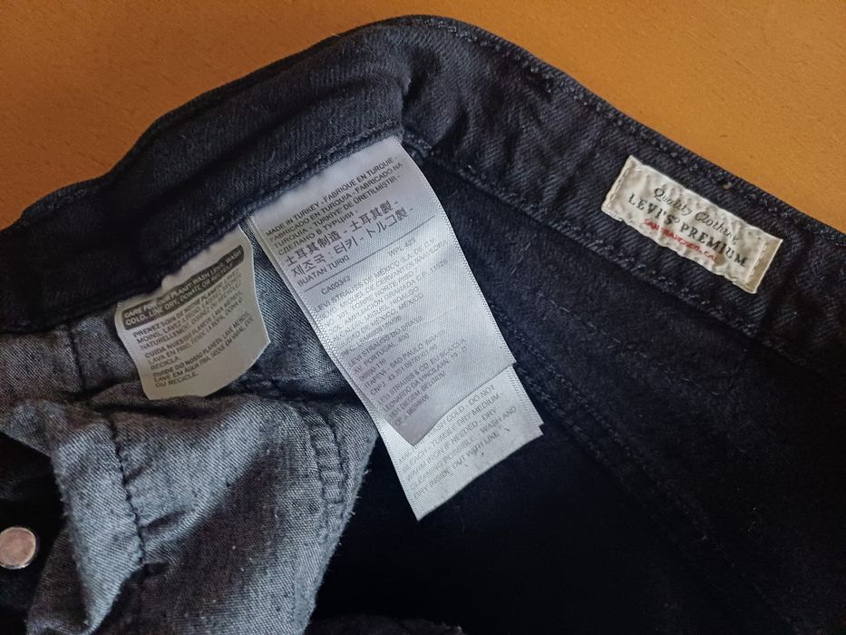 Jeansy damskie Levi Strauss 501. Rozmiar W 25 L 28.
Stan idealny