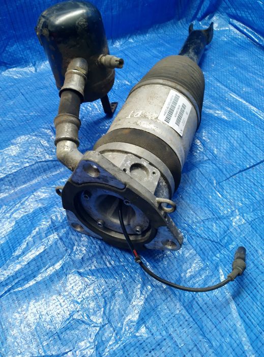 AUDI A8 D3 lift miech prawy 4E0.616.002.N ORGINAŁ niski przebieg