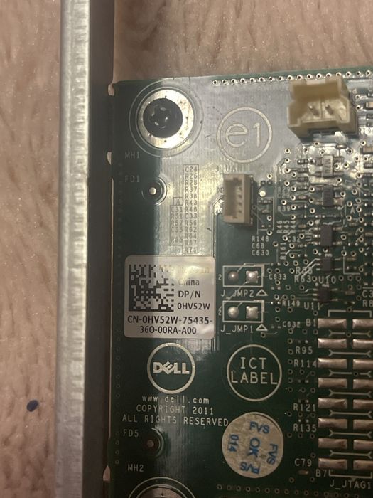 контроллер Dell PERC H200 (DP/N 0HV52W).