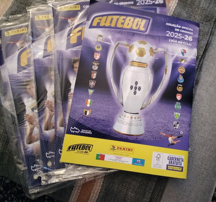 Vendo cadernetas Panini Futebol 2025/26