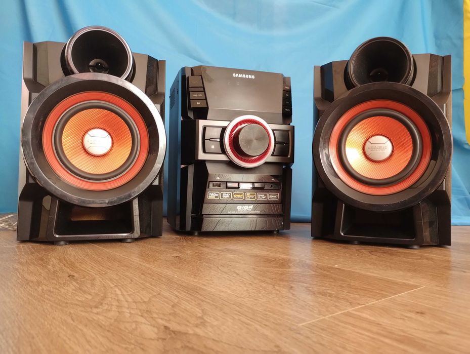 Современный муз центр 300 Вт ( Блютуз / AUX / USB / Тюнер / ЮСБ )