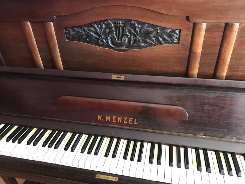 Pianino W.Menzel