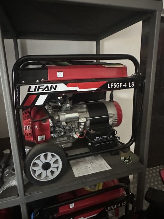 Бензиновий генератор 2 і 8 ручной стартер