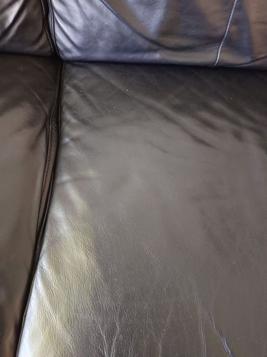 Sofá em pele IKEA