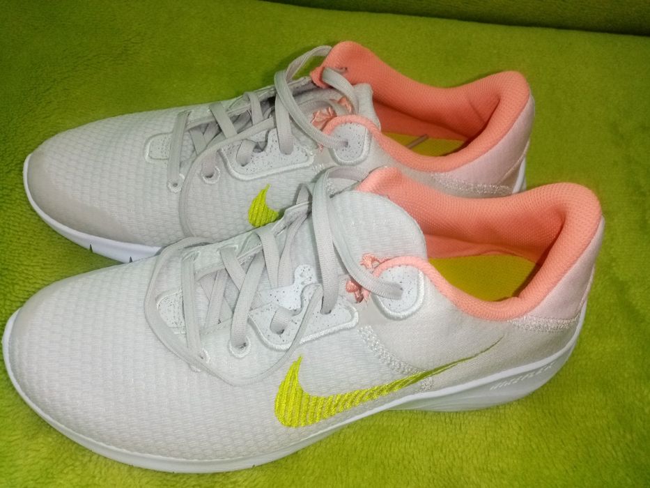 Nike buty damskie sportowe DD9283-004  r. 41