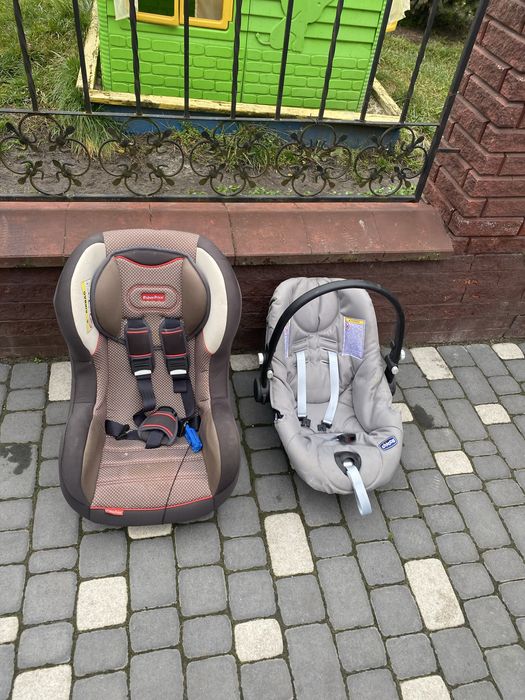 Продаються 2 дитячих авто крісла.