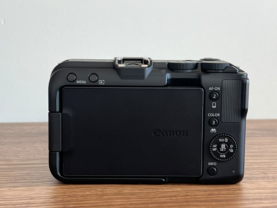 Canon R50V + Lente RF 14-30mm Negociavel