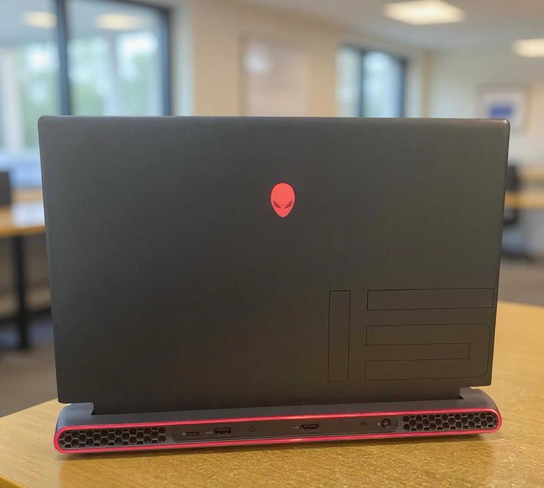 Игровой ноутбук Alienware M15 R5 | Ryzen 7 5800H | RTX 3060 | 64ГБ ОЗУ