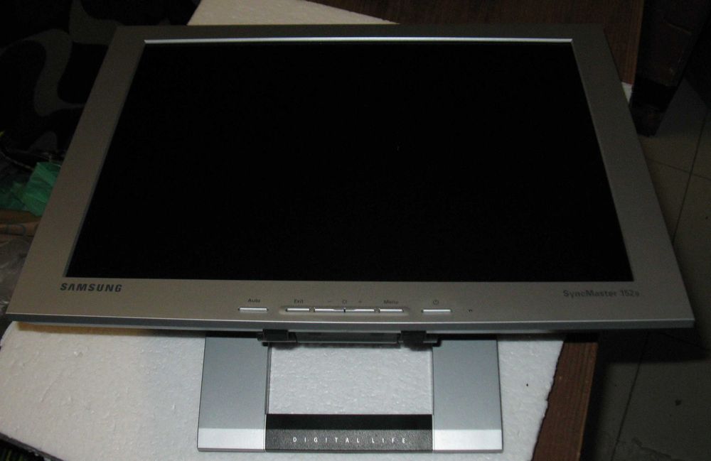 Monitor SAMSUNG 152B T