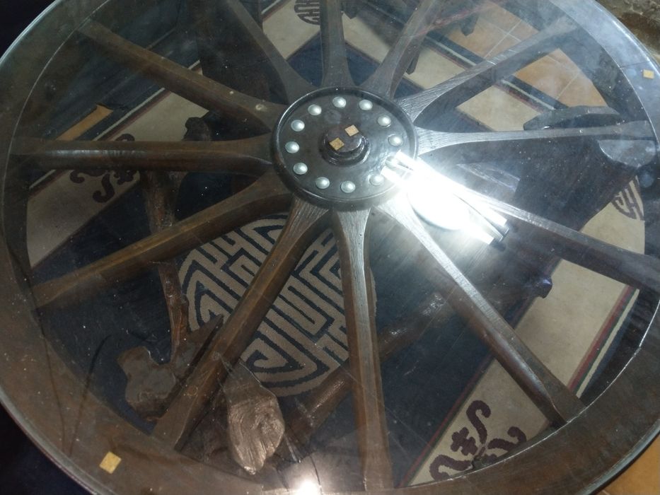 Mesa de sala ou jardimcom detalhes