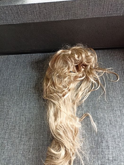 Peruka długa nowa