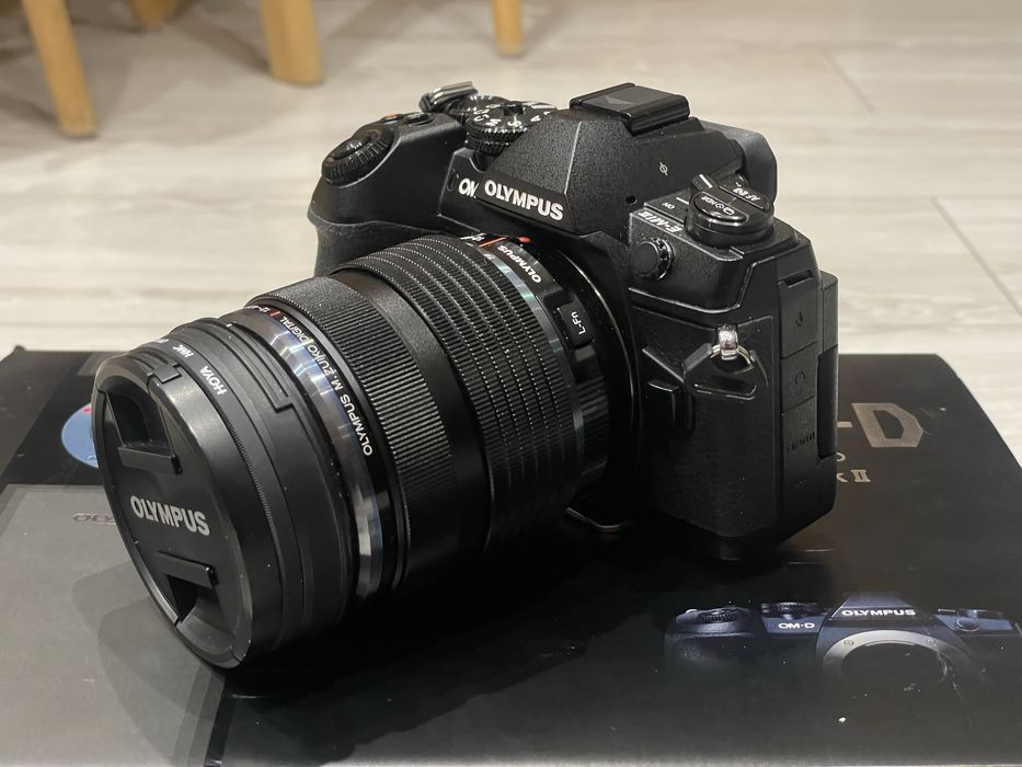 Aparat Olympus E-M1 mark II plus dwa obiektywy