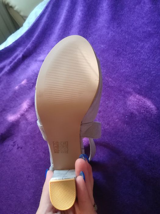 Szare buty na obcasie szpilki 39
