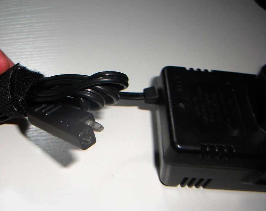 Carregador de veículos Famosa 1 Ah 6 V