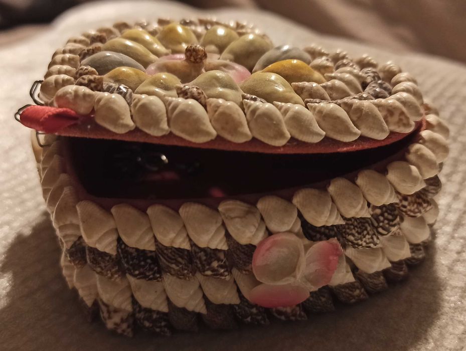 Szkatułka z muszelek - serduszko