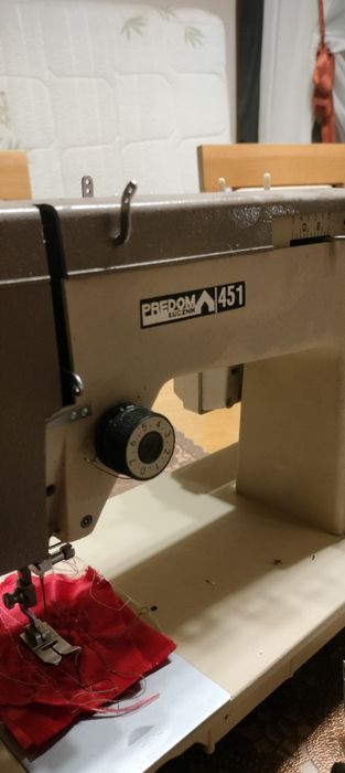 Maszyna do szycia Łucznik Predom 451