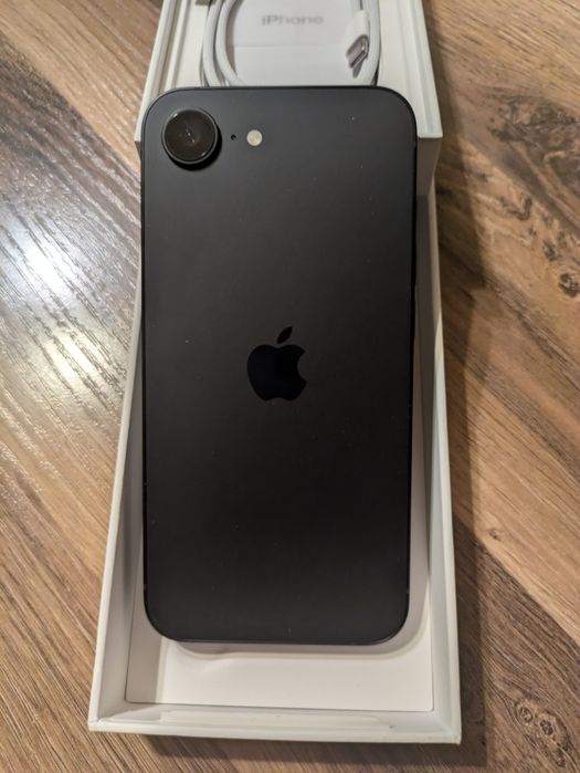 Apple iPhone 16e 256GB czarny