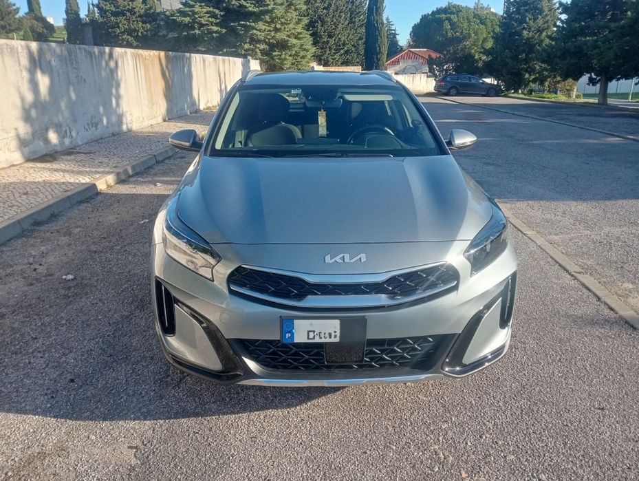 Kia Xceed plug in híbrido 2024, garantia do fabricante até 2031   32000km, 1Dono muito estimado