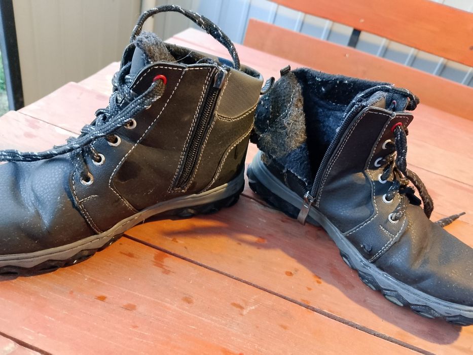 Продам дитячі ботинки