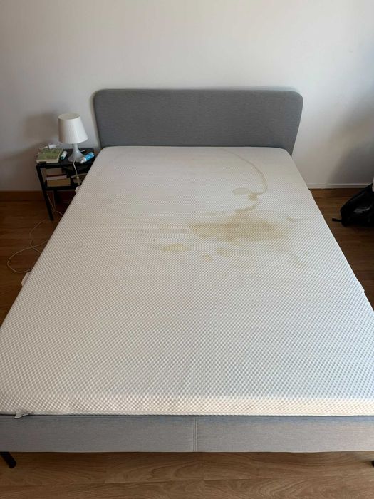 Cama de casal IKEA 140x200 + colchão + estrado