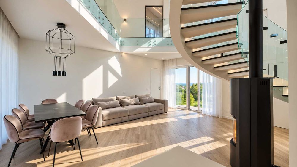 Продаж унікального будинку 297 м² з басейном, ставком і панорамою 15 соток,  4 спальні,  4 с/в,  гараж на 2 авто,  введено в експлуатацію 2024
