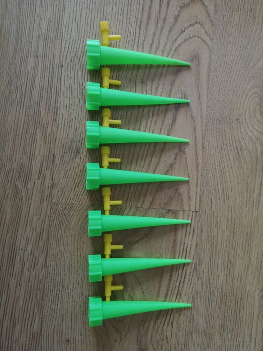 Nawadniacze do kwiatów 7szt.