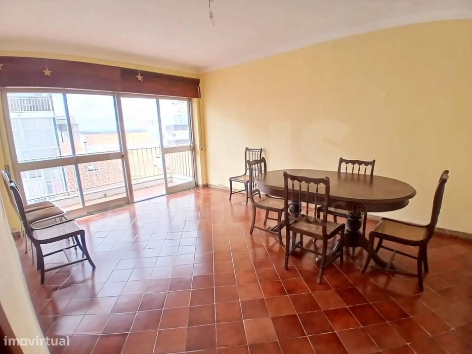 Apartamento T3 no centro das Caldas da Rainha com elevador