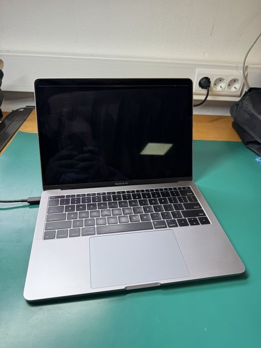 Macbook Pro 2017 | 13 | 8GB RAM | 128GB SSD