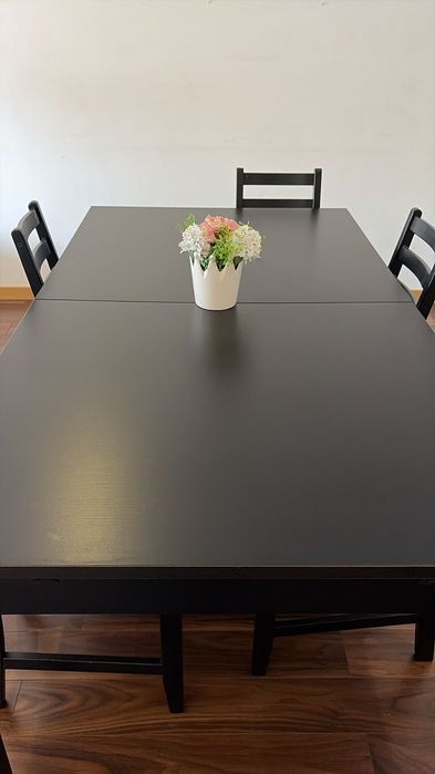 Vendo mesa de jantar extensível de 8 lugares IKEA