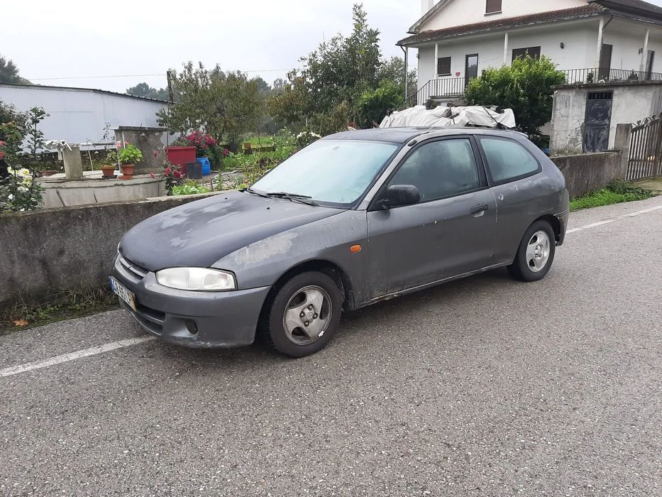 Mitsubishi Colt para peças
