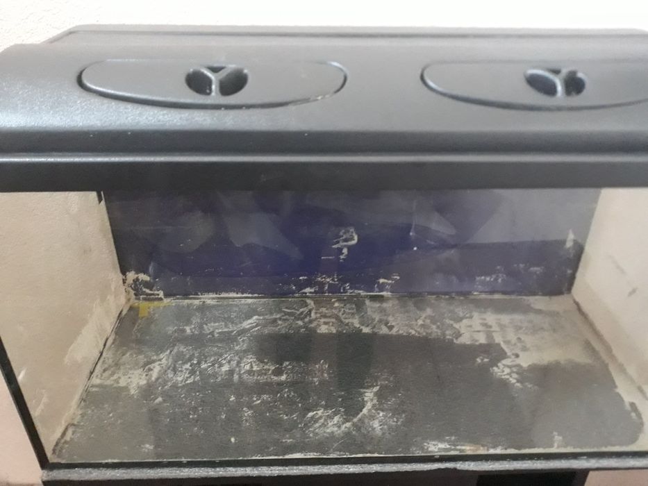 Sprzedam akwaria z szafkami i wyposazeniem