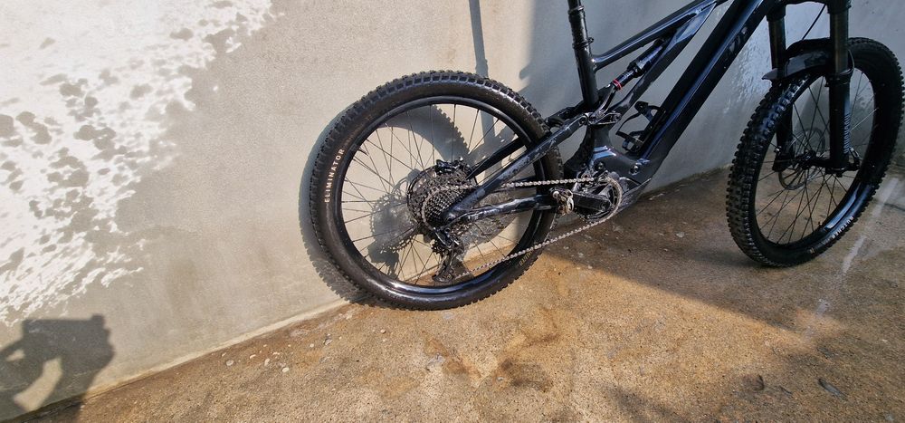 Bicicleta elétrica specialized turbo levo