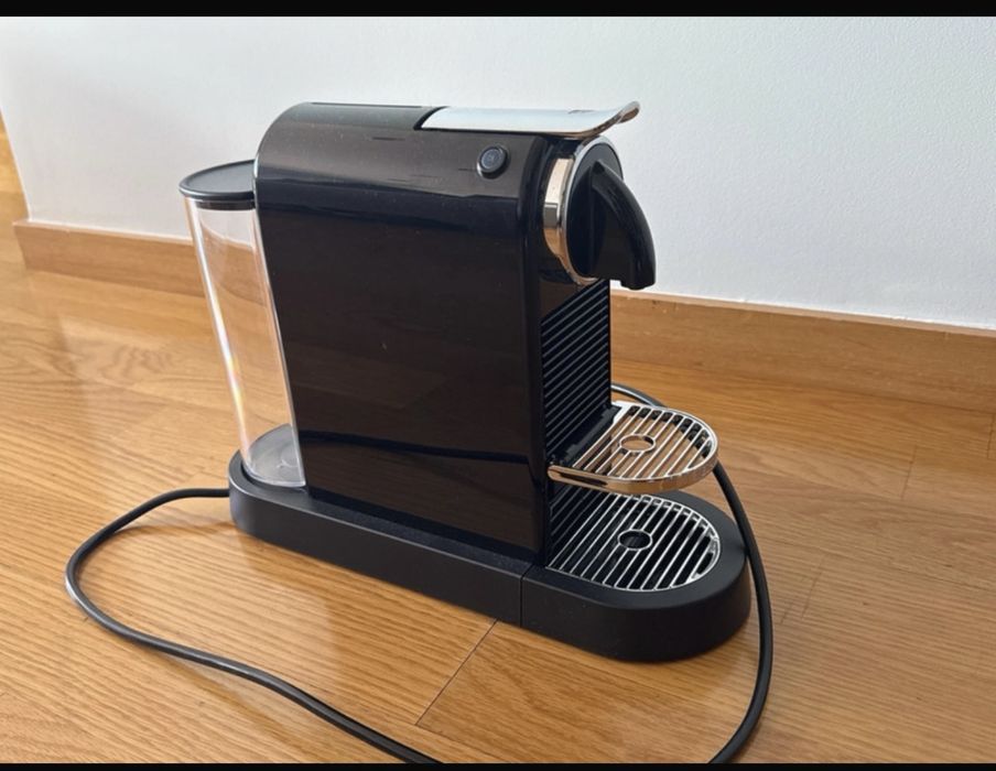 Máquina da Nespresso.  Type D113.