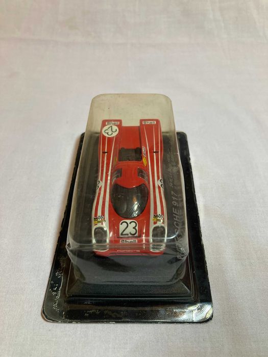 Carrinhos miniatura de exposição, escala 1/43.