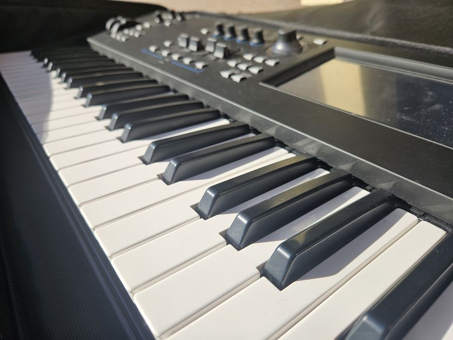 Syntezator YAMAHA MODX7+ Pokrowiec zasilacz