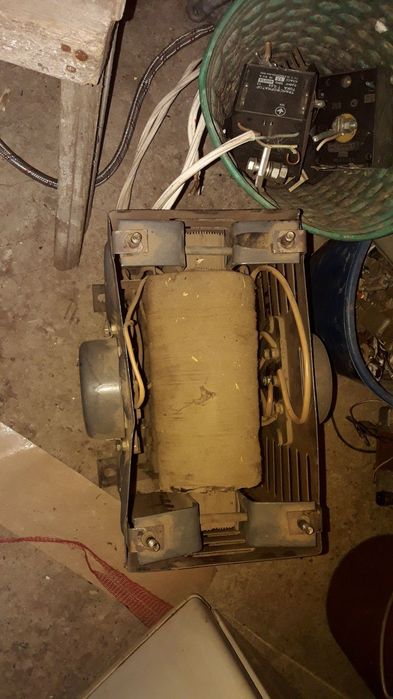 Продам стабилизатори времен ссср.