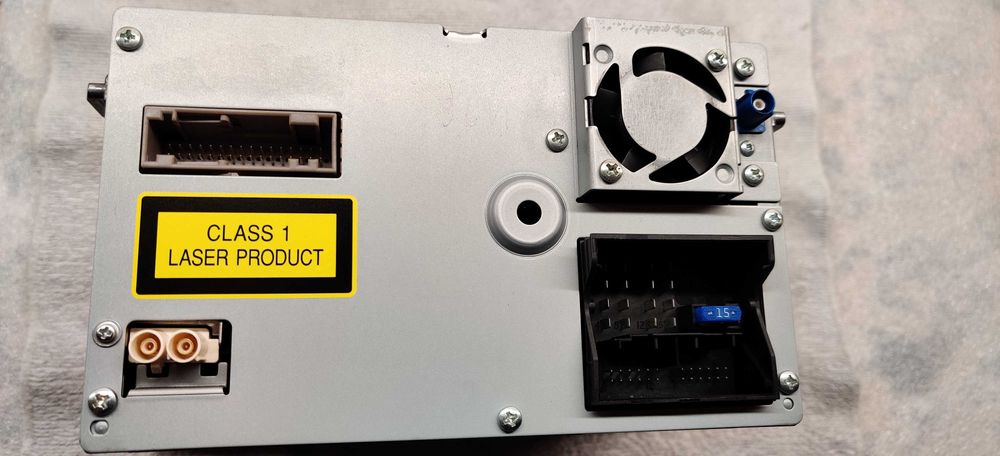 AUDI A3 8P RNS-E LED PU Radio MP3 GPS SAT NAV SD VIM SDS