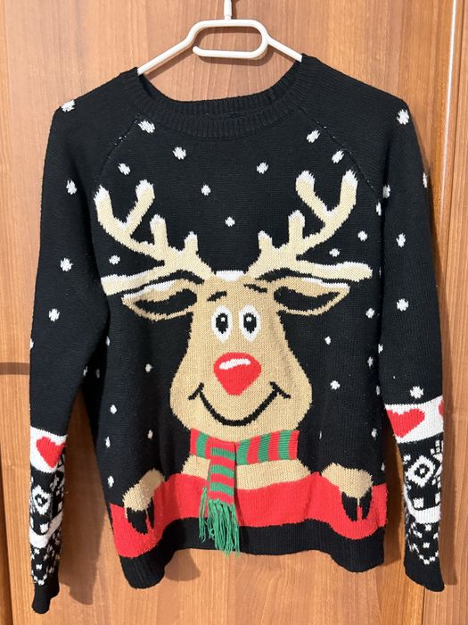 Świąteczny sweter z reniferem