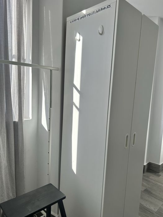 Roupeiro Pequeno IKEA