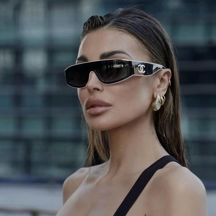 Сонцезахисні окуляри Chanel