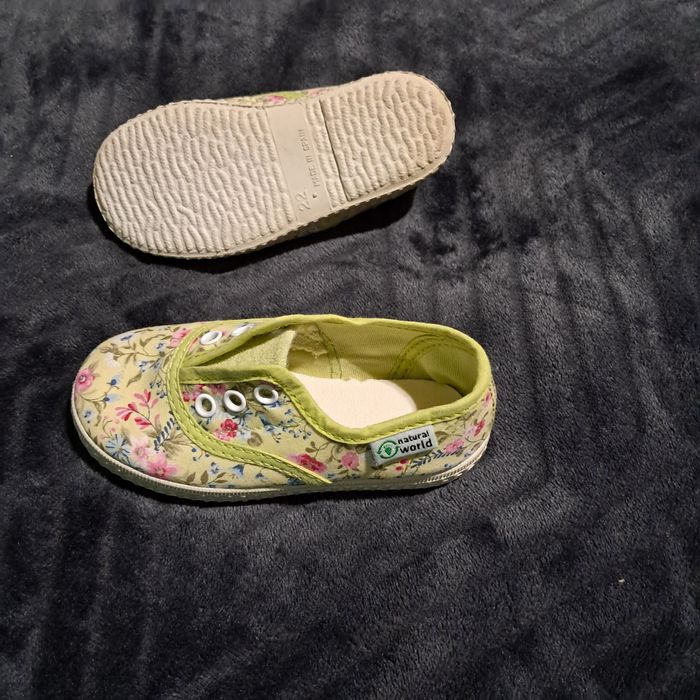 Tenisówki w kwiatki  22